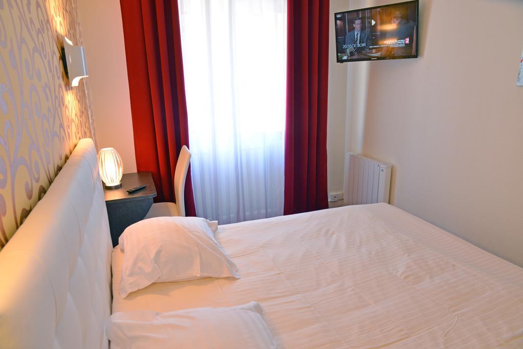 Hotel Le Square オーリヤック エクステリア 写真