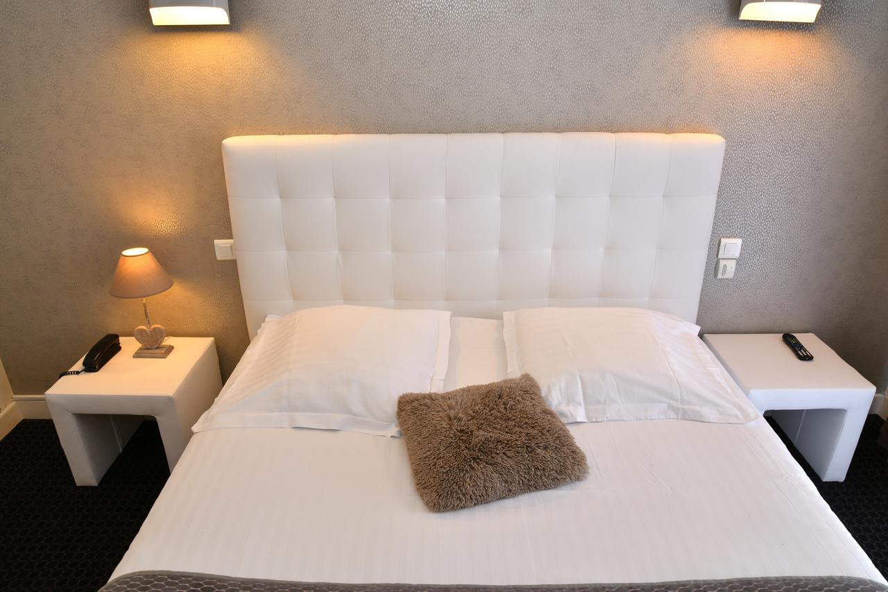 Hotel Le Square オーリヤック エクステリア 写真